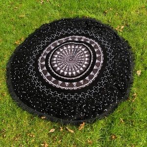 Beach/Lawn, large, circle towel.